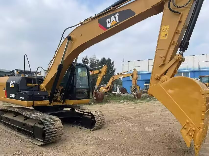 CATERPILLAR 320D2L CAT 320D - Escavadora de rastos: foto 1 CATERPILLAR 320D2L CAT 320D - Escavadora de rastos: foto 1