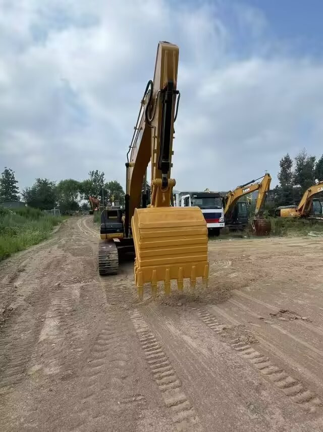 CATERPILLAR 320D2L CAT 320D - Escavadora de rastos: foto 5 CATERPILLAR 320D2L CAT 320D - Escavadora de rastos: foto 5