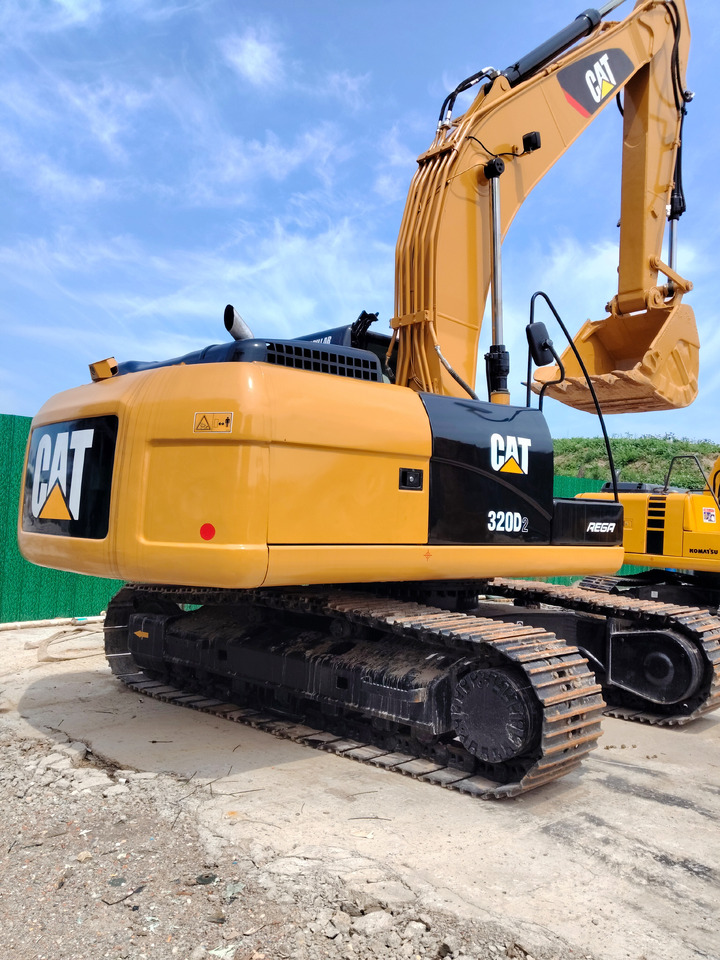 CATERPILLAR 320D2L WITH CAT C7.1 ENGINE - Escavadora de rastos: foto 1 CATERPILLAR 320D2L WITH CAT C7.1 ENGINE - Escavadora de rastos: foto 1