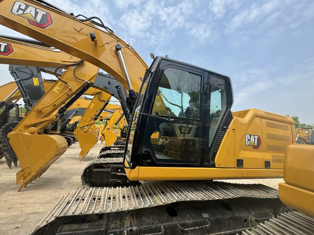 CATERPILLAR 323GC CAT 323 GC - Escavadora de rastos: foto 1 CATERPILLAR 323GC CAT 323 GC - Escavadora de rastos: foto 1