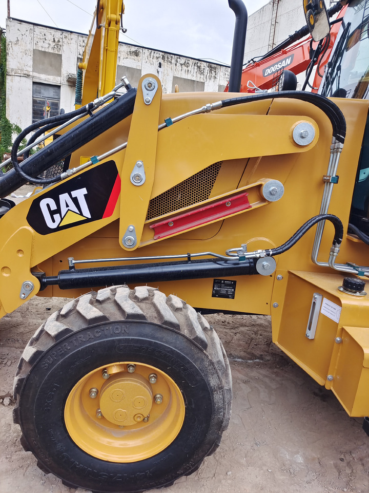 CATERPILLAR 420F CAT 100% NEW - Retroescavadeira: foto 2 CATERPILLAR 420F CAT 100% NEW - Retroescavadeira: foto 2