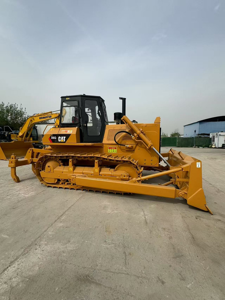 CATERPILLAR D6G - Buldôzer: foto 4 CATERPILLAR D6G - Buldôzer: foto 4
