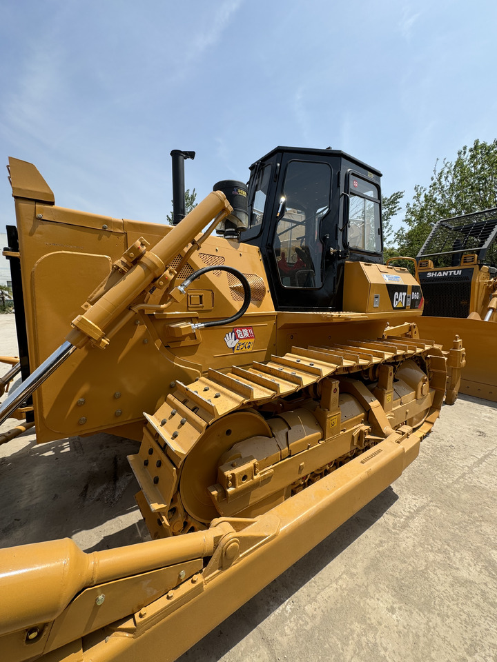 CATERPILLAR D6G - Buldôzer: foto 1 CATERPILLAR D6G - Buldôzer: foto 1
