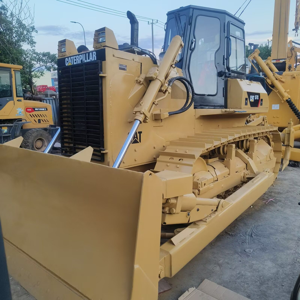 CATERPILLAR D7G - Buldôzer: foto 1 CATERPILLAR D7G - Buldôzer: foto 1
