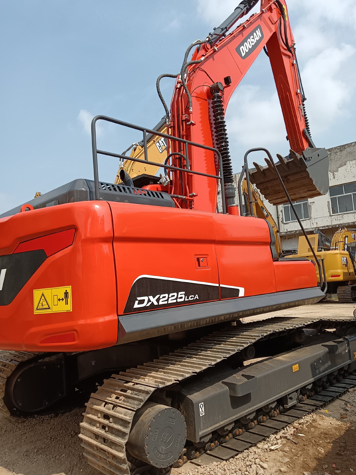 DOOSAN DX225 LCA DX 225 LC - 9C - Escavadora de rastos: foto 1 DOOSAN DX225 LCA DX 225 LC - 9C - Escavadora de rastos: foto 1