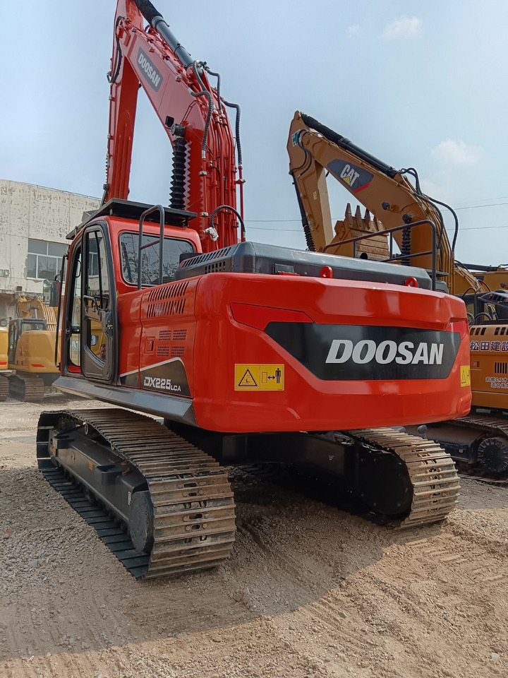 DOOSAN DX225 LCA DX 225 LC - 9C - Escavadora de rastos: foto 2 DOOSAN DX225 LCA DX 225 LC - 9C - Escavadora de rastos: foto 2