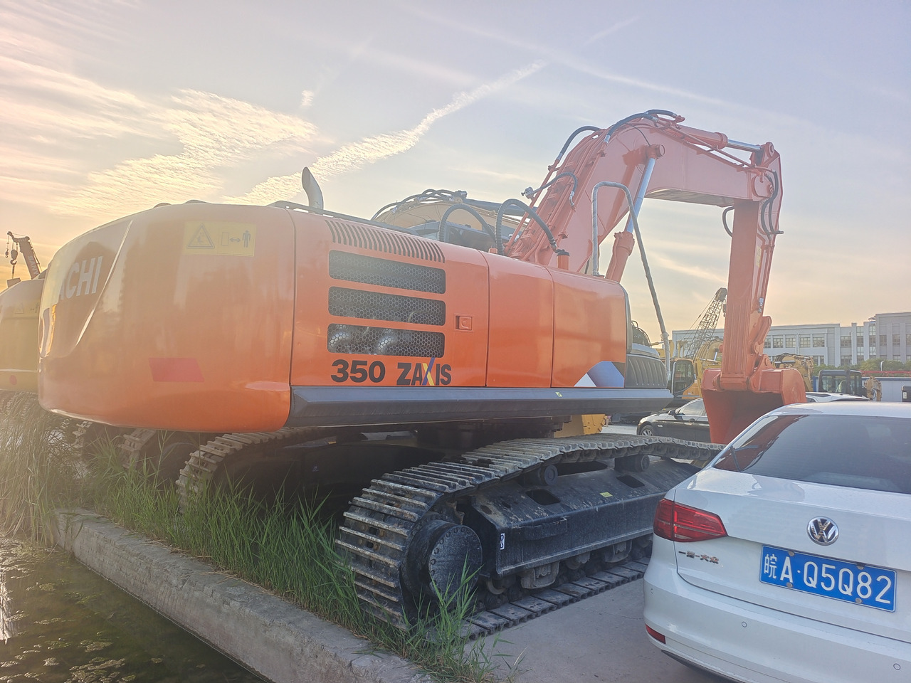 HITACHI ZX350H-5G ZX 350 - Escavadora de rastos: foto 1 HITACHI ZX350H-5G ZX 350 - Escavadora de rastos: foto 1