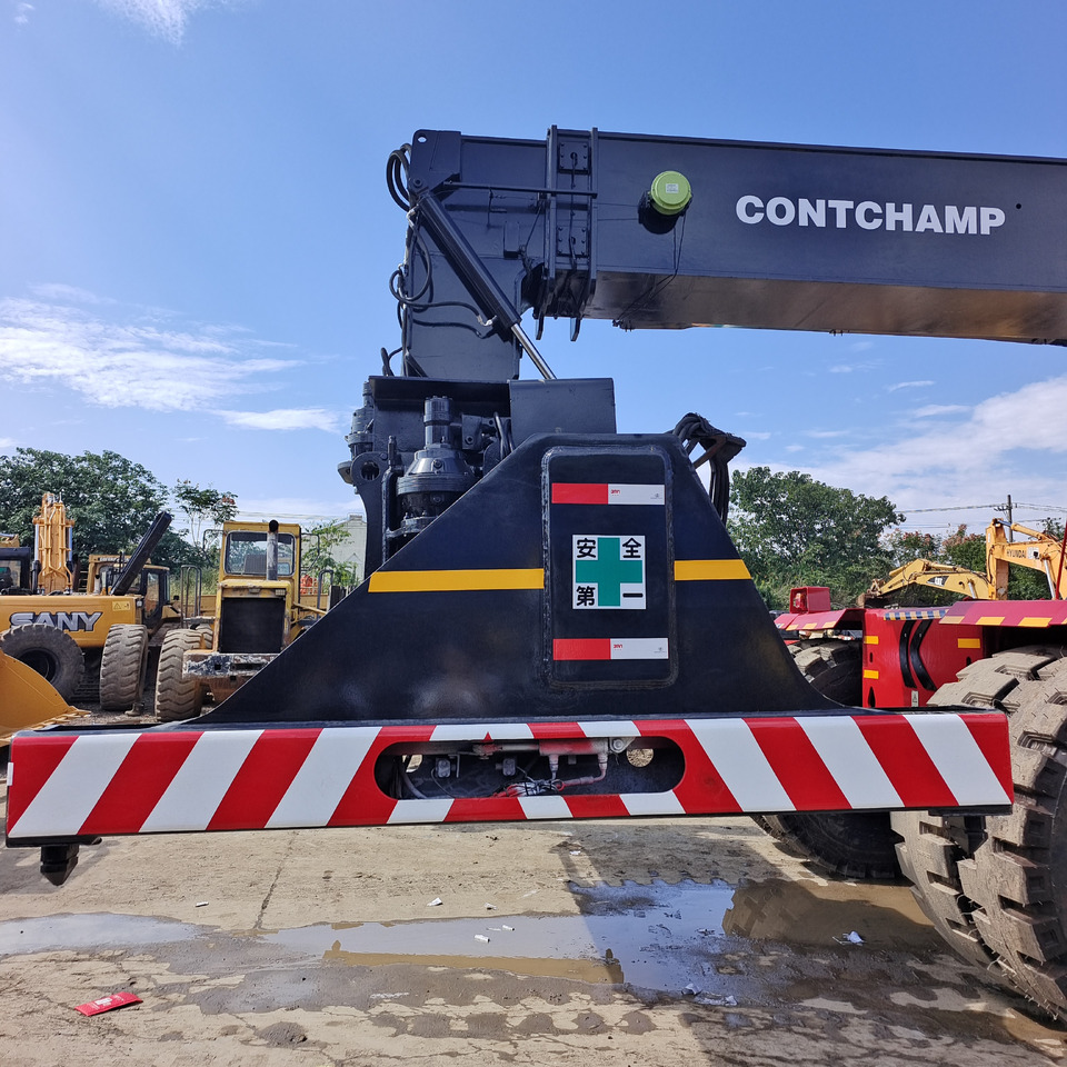 KALMAR DRF450 DRT DRU 45 TON - Reachstacker porta contentores: foto 2 KALMAR DRF450 DRT DRU 45 TON - Reachstacker porta contentores: foto 2