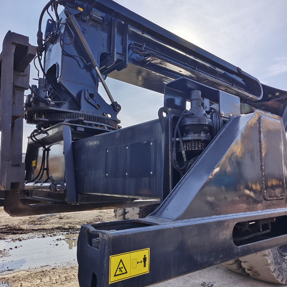 KALMAR DRT 450 60S5K - Reachstacker porta contentores: foto 5 KALMAR DRT 450 60S5K - Reachstacker porta contentores: foto 5