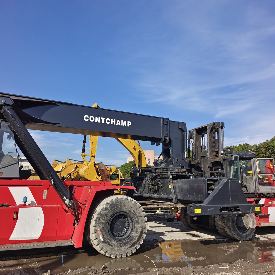 KALMAR DRT450 60S5K Euro 5 Tier 5 Stage V - Reachstacker porta contentores: foto 4 KALMAR DRT450 60S5K Euro 5 Tier 5 Stage V - Reachstacker porta contentores: foto 4
