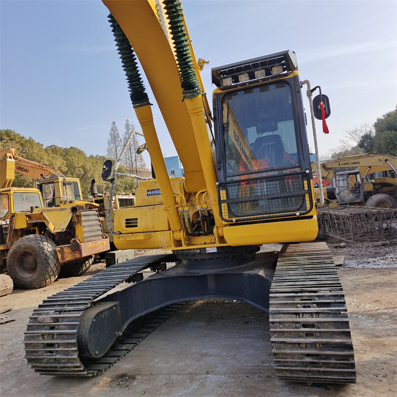 Escavadora de rastos KOMATSU PC 200-8 N1 Komatsu PC200-8N1: foto 1