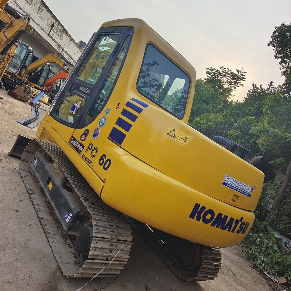 KOMATSU PC60 - Mini escavadeira: foto 1 KOMATSU PC60 - Mini escavadeira: foto 1