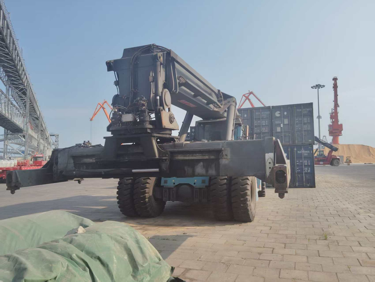 KONECRANES SMV 4531 TB5 45 TON CAPACITY - Reachstacker porta contentores: foto 3 KONECRANES SMV 4531 TB5 45 TON CAPACITY - Reachstacker porta contentores: foto 3