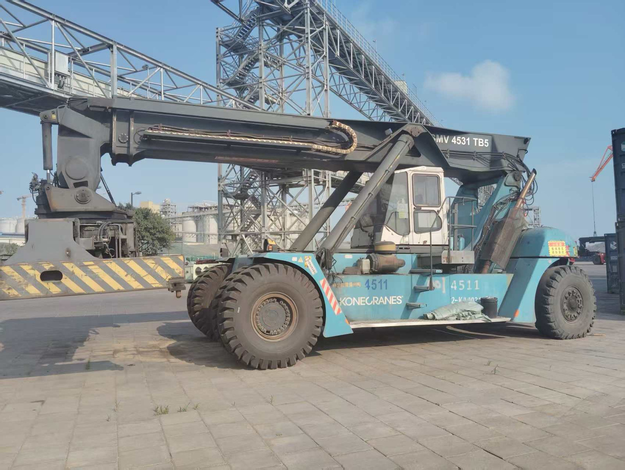 KONECRANES SMV 4531 TB5 45 TON CAPACITY - Reachstacker porta contentores: foto 4 KONECRANES SMV 4531 TB5 45 TON CAPACITY - Reachstacker porta contentores: foto 4