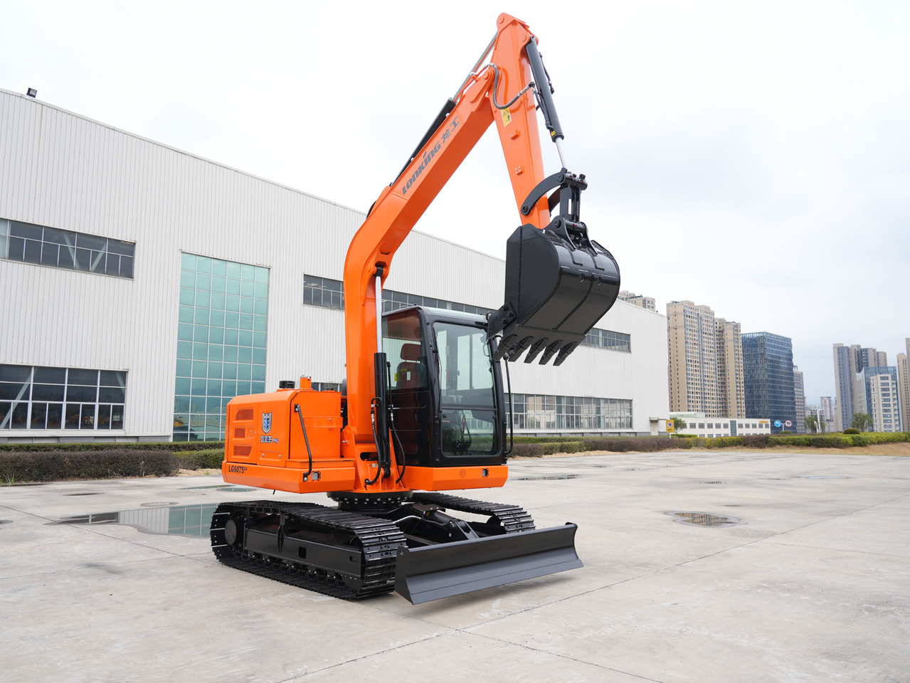 LONKING LG6075 G4 7.68 TON BRAND NEW - Mini escavadeira: foto 2 LONKING LG6075 G4 7.68 TON BRAND NEW - Mini escavadeira: foto 2