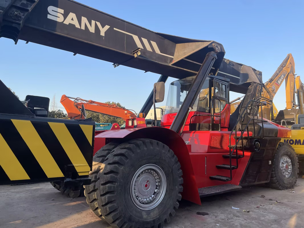 SANY SRSC45C30 - Reachstacker porta contentores: foto 4 SANY SRSC45C30 - Reachstacker porta contentores: foto 4