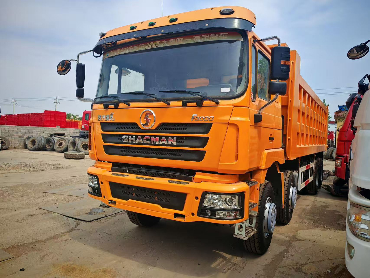 SHACMAN F3000 8*4 DUMP TRUCK - Caminhão basculante: foto 1 SHACMAN F3000 8*4 DUMP TRUCK - Caminhão basculante: foto 1