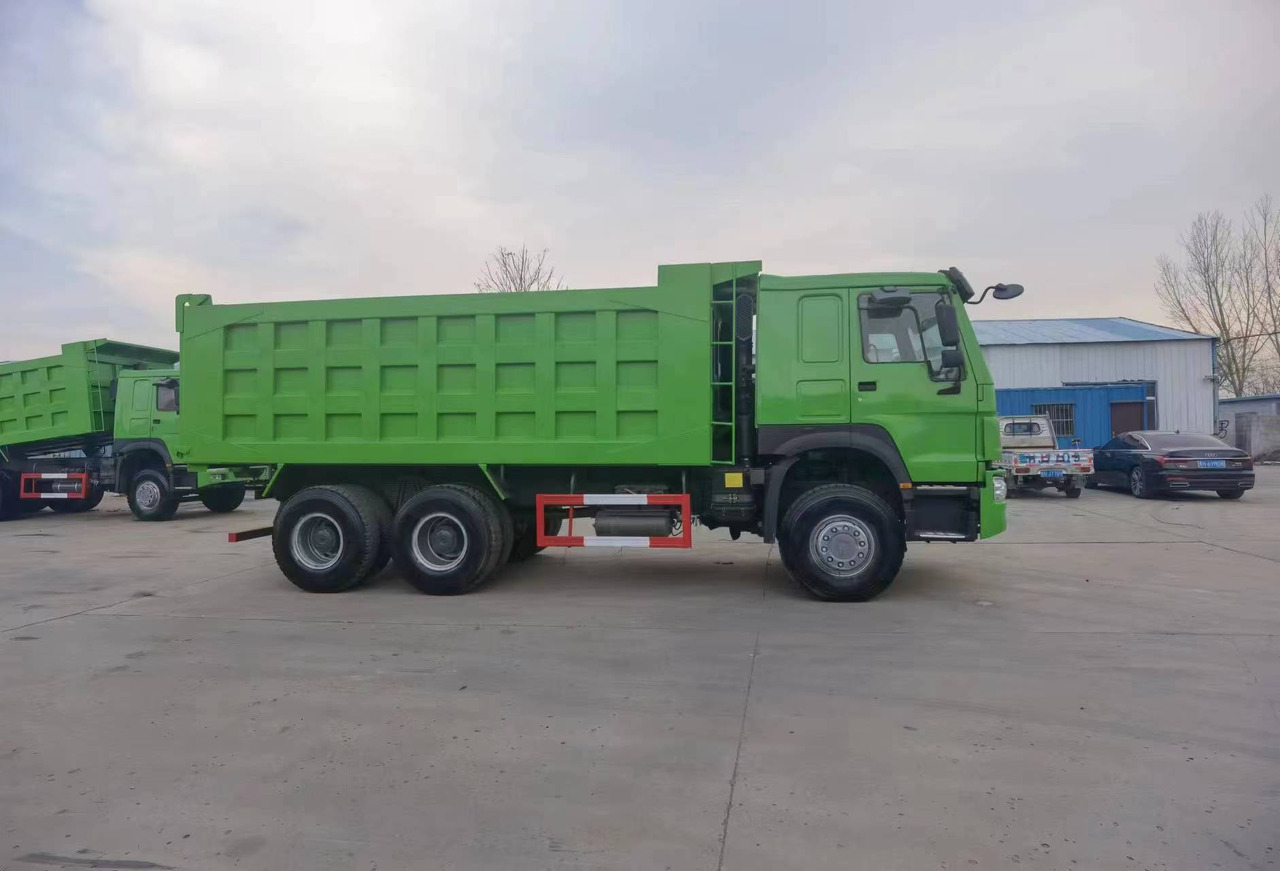 SINOTRUK HOWO 6*4 - Caminhão basculante: foto 4 SINOTRUK HOWO 6*4 - Caminhão basculante: foto 4