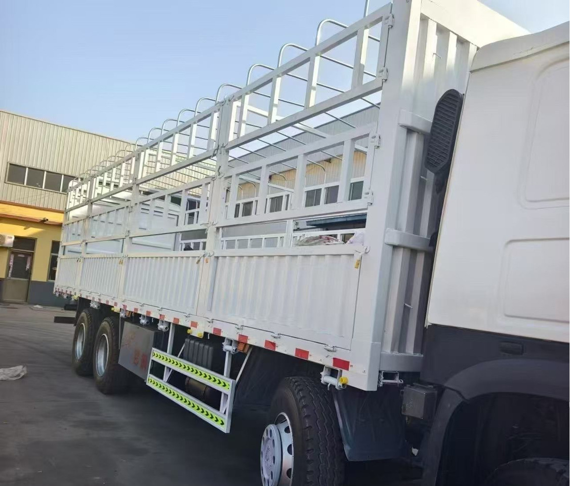 Caminhão basculante SINOTRUK HOWO 8*4 WITH FENCE: foto 7