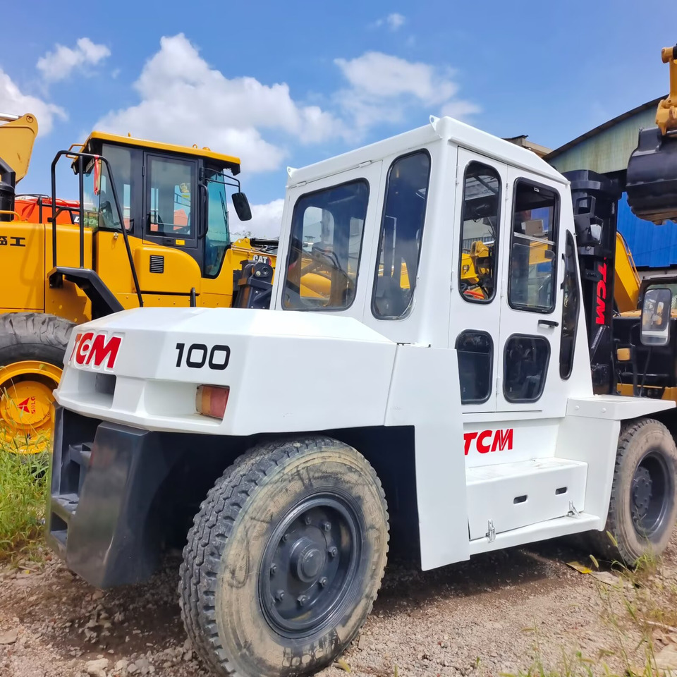 TCM FD100 - Empilhadeira a diesel: foto 1 TCM FD100 - Empilhadeira a diesel: foto 1