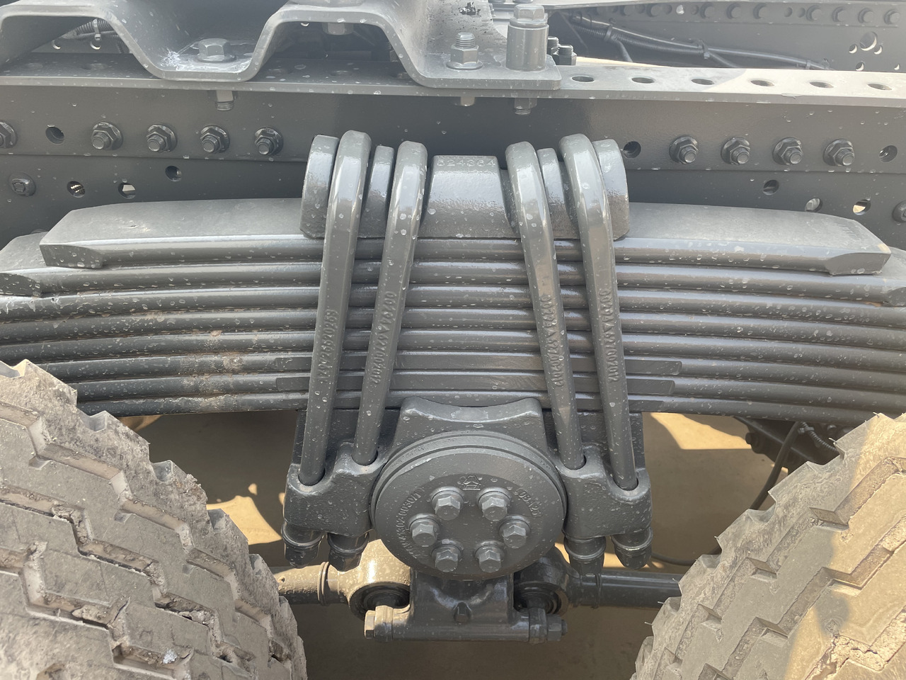 SINOTRUK HOWO 420HP TRACTOR HEAD - Tractor: foto 4 SINOTRUK HOWO 420HP TRACTOR HEAD - Tractor: foto 4