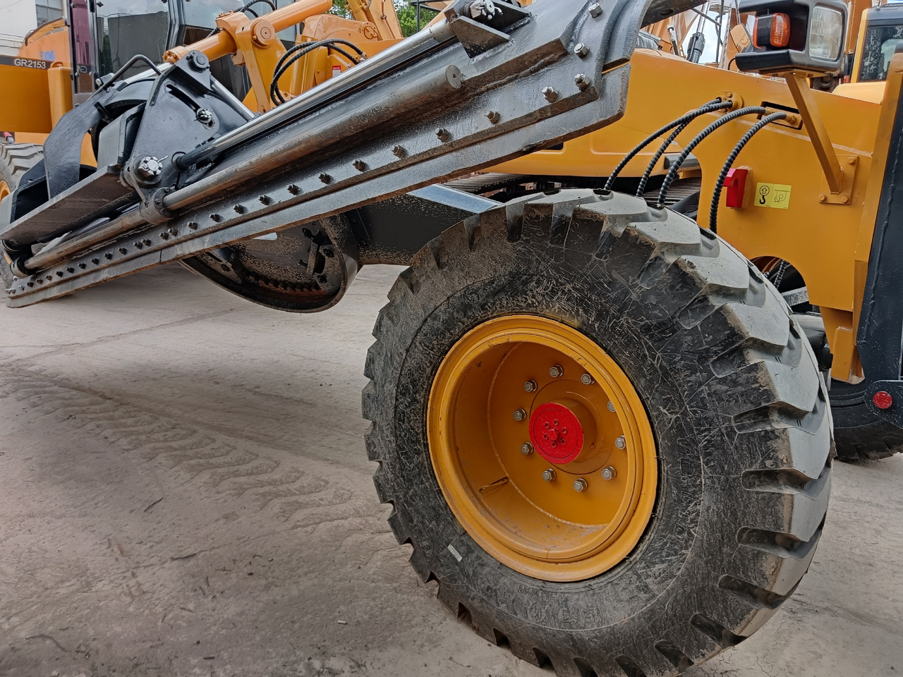 XCMG GR 2153 WITH RIPPER AND TWO BLADES - Motoniveladora: foto 4 XCMG GR 2153 WITH RIPPER AND TWO BLADES - Motoniveladora: foto 4