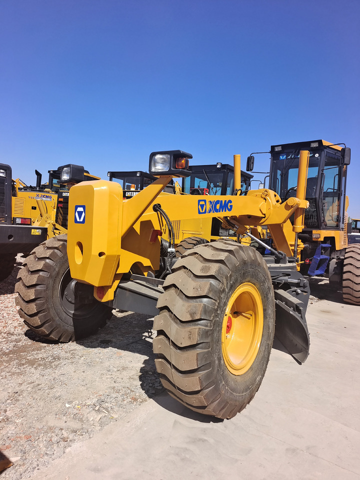 XCMG GR1803 GR2153 - Motoniveladora: foto 3 XCMG GR1803 GR2153 - Motoniveladora: foto 3