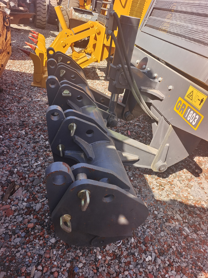 XCMG GR1803 WITH RIPPER - Motoniveladora: foto 3 XCMG GR1803 WITH RIPPER - Motoniveladora: foto 3