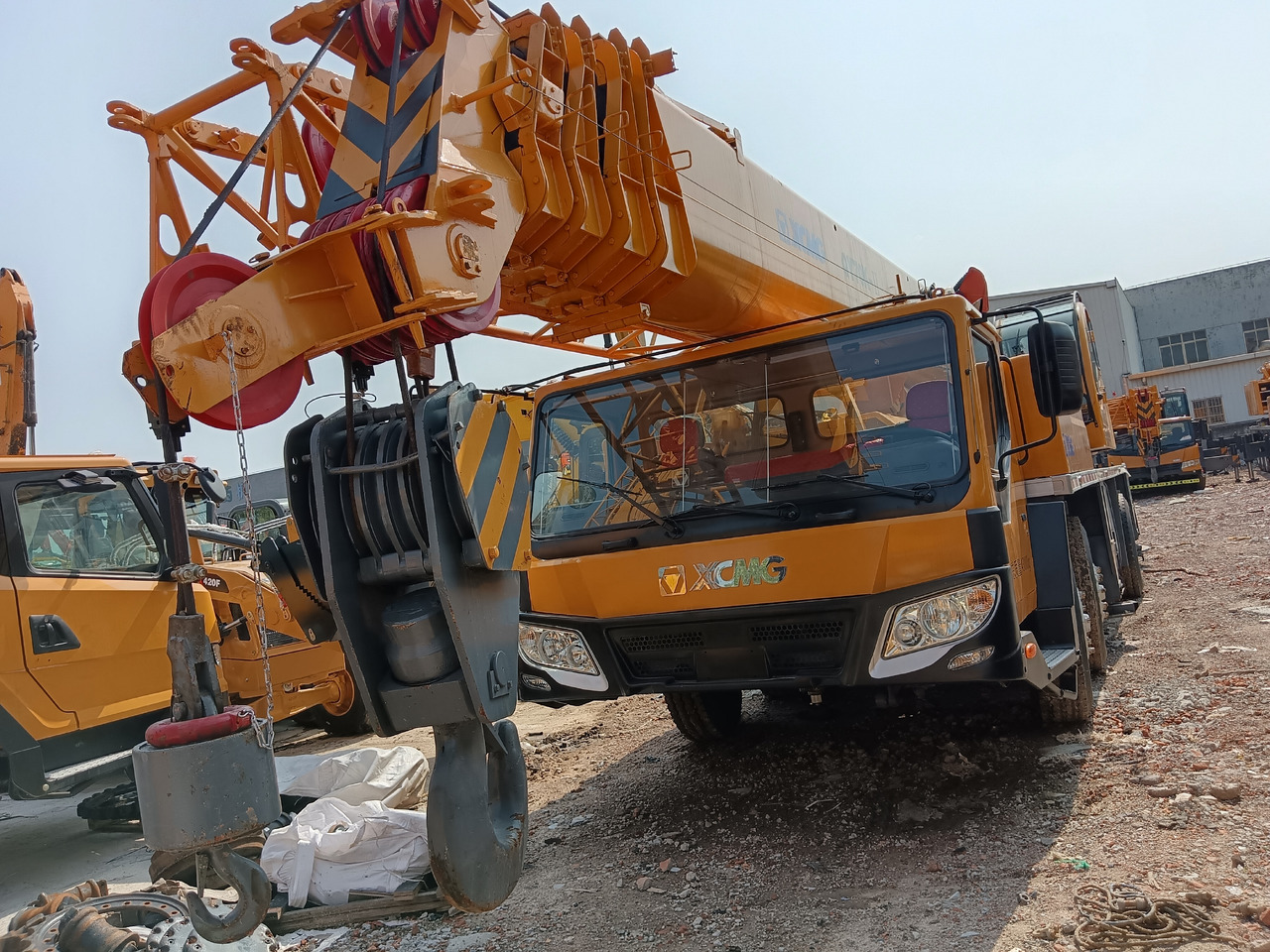 XCMG QY70KⅡ 70 TON - Guindaste móvel: foto 1 XCMG QY70KⅡ 70 TON - Guindaste móvel: foto 1
