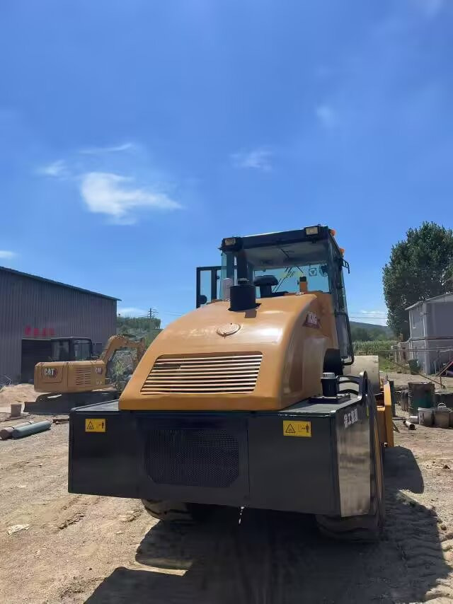 XCMG XS222J XS223J XS263J - Compactador de asfalto: foto 5 XCMG XS222J XS223J XS263J - Compactador de asfalto: foto 5