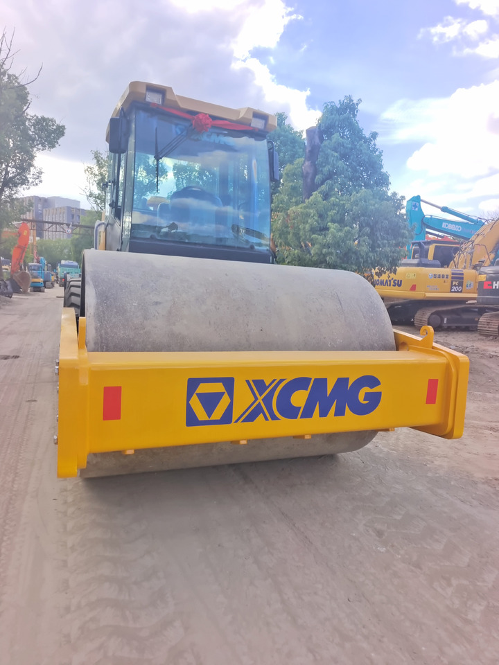 XCMG XS223J - Compactador de asfalto: foto 3 XCMG XS223J - Compactador de asfalto: foto 3