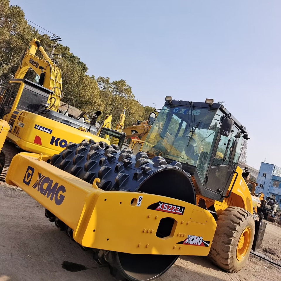 XCMG XS223J Goat Horn Vibratory Roller Compactor - Compactador de asfalto: foto 1 XCMG XS223J Goat Horn Vibratory Roller Compactor - Compactador de asfalto: foto 1
