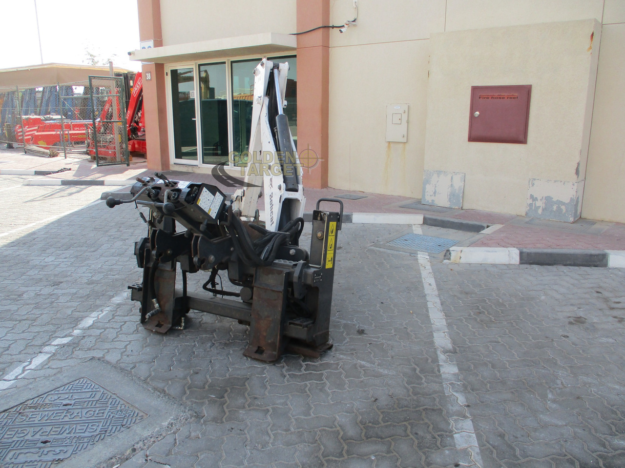 BOBCAT Skid Steer R30S Backhoe Attachment - Balde para carregadeiras de Mini carregadeira: foto 4 BOBCAT Skid Steer R30S Backhoe Attachment - Balde para carregadeiras de Mini carregadeira: foto 4