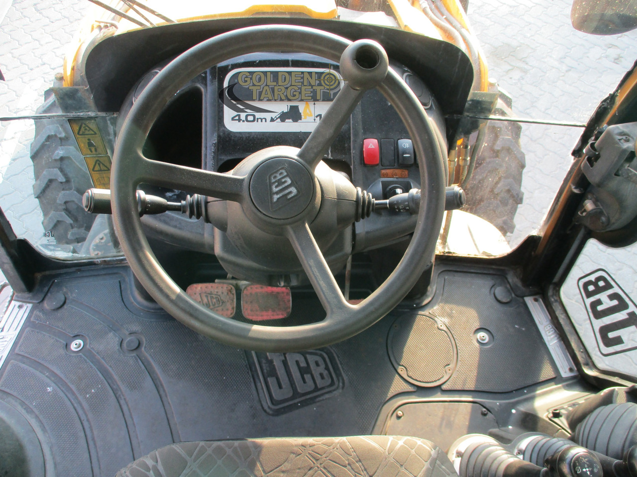 Retroescavadeira JCB 3CX: foto 17
