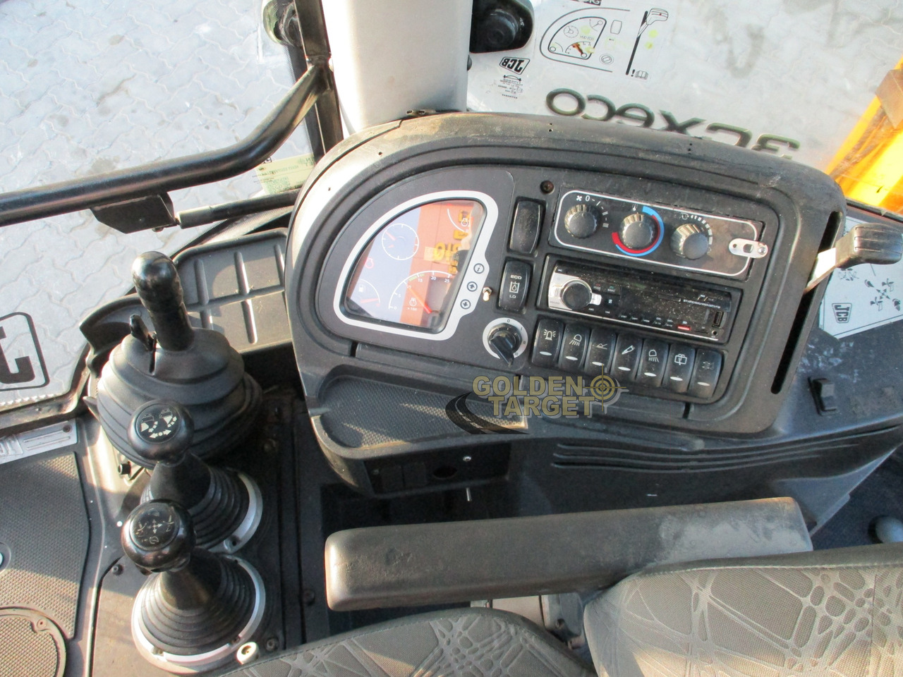 Retroescavadeira JCB 3CX: foto 16