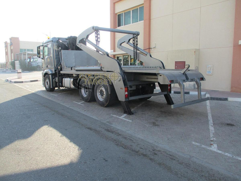 Mercedes-Benz 2642 6×2 Double Skip Loader with HIAB Crane - Carregadeira: foto 5 Mercedes-Benz 2642 6×2 Double Skip Loader with HIAB Crane - Carregadeira: foto 5