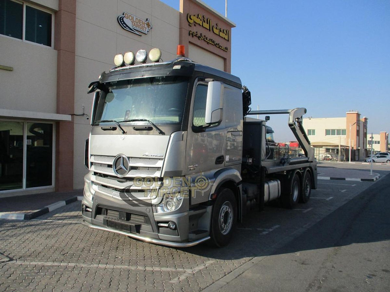 Mercedes-Benz 2642 6×2 Double Skip Loader with HIAB Crane - Carregadeira: foto 1 Mercedes-Benz 2642 6×2 Double Skip Loader with HIAB Crane - Carregadeira: foto 1