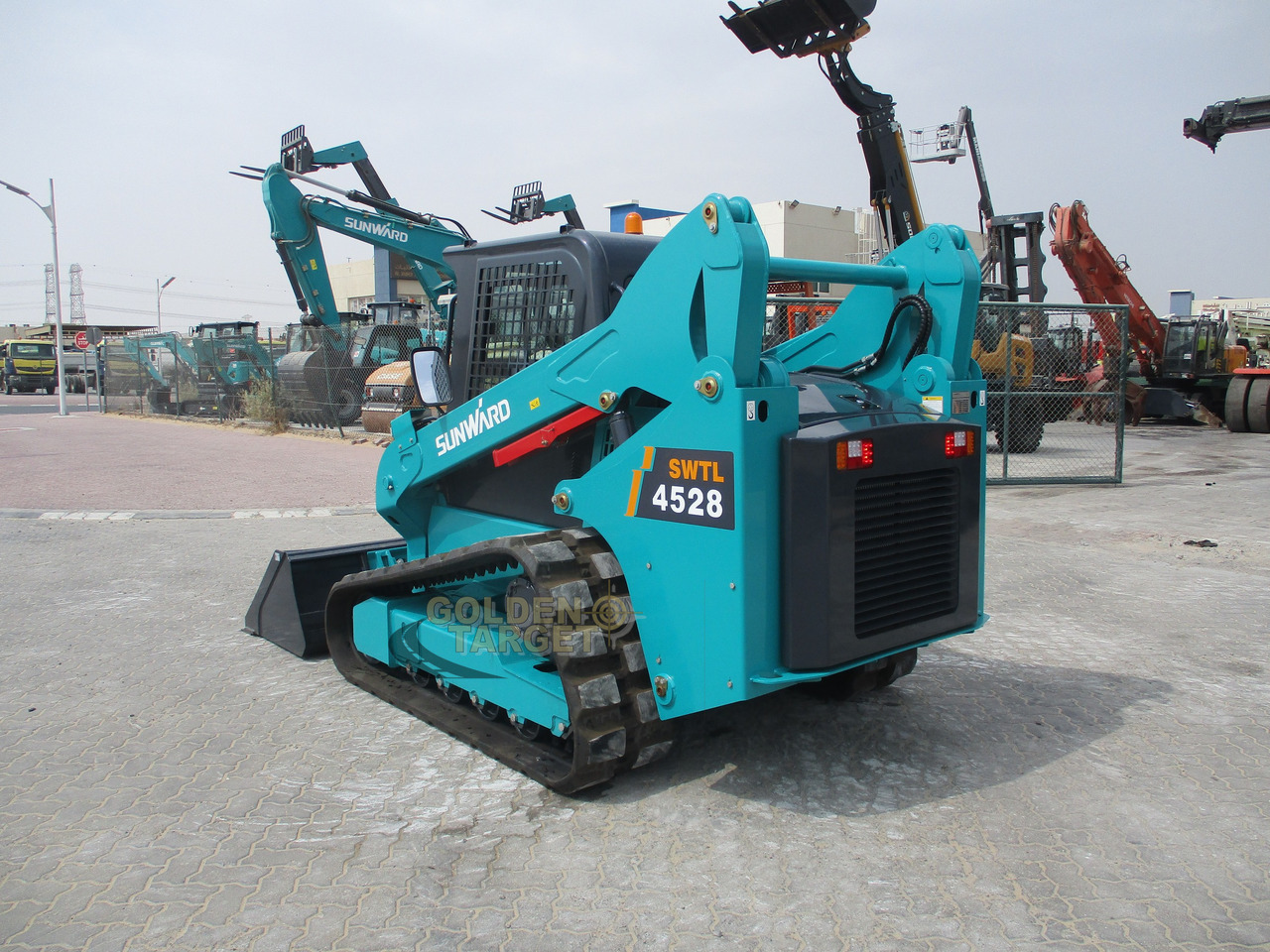 SUNWARD SWTL4528 Skid Steer - Mini carregadeira: foto 4 SUNWARD SWTL4528 Skid Steer - Mini carregadeira: foto 4