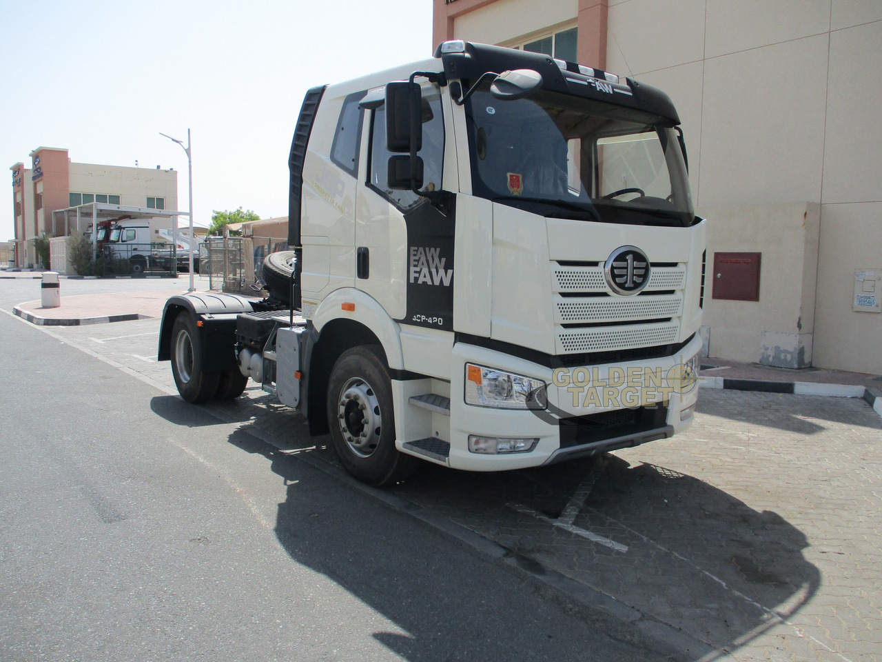 FAW J6P-420 4x2 Head Truck - Tractor: foto 1 FAW J6P-420 4x2 Head Truck - Tractor: foto 1
