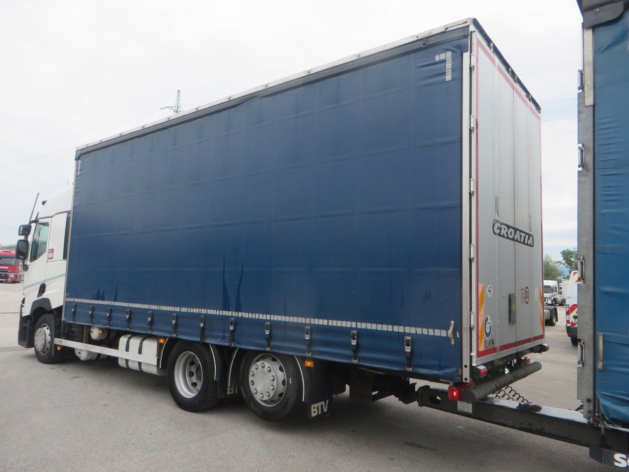 Renault T480 SC 6x2 Tandem jumbo 116m3 - Caminhão com lona: foto 5 Renault T480 SC 6x2 Tandem jumbo 116m3 - Caminhão com lona: foto 5