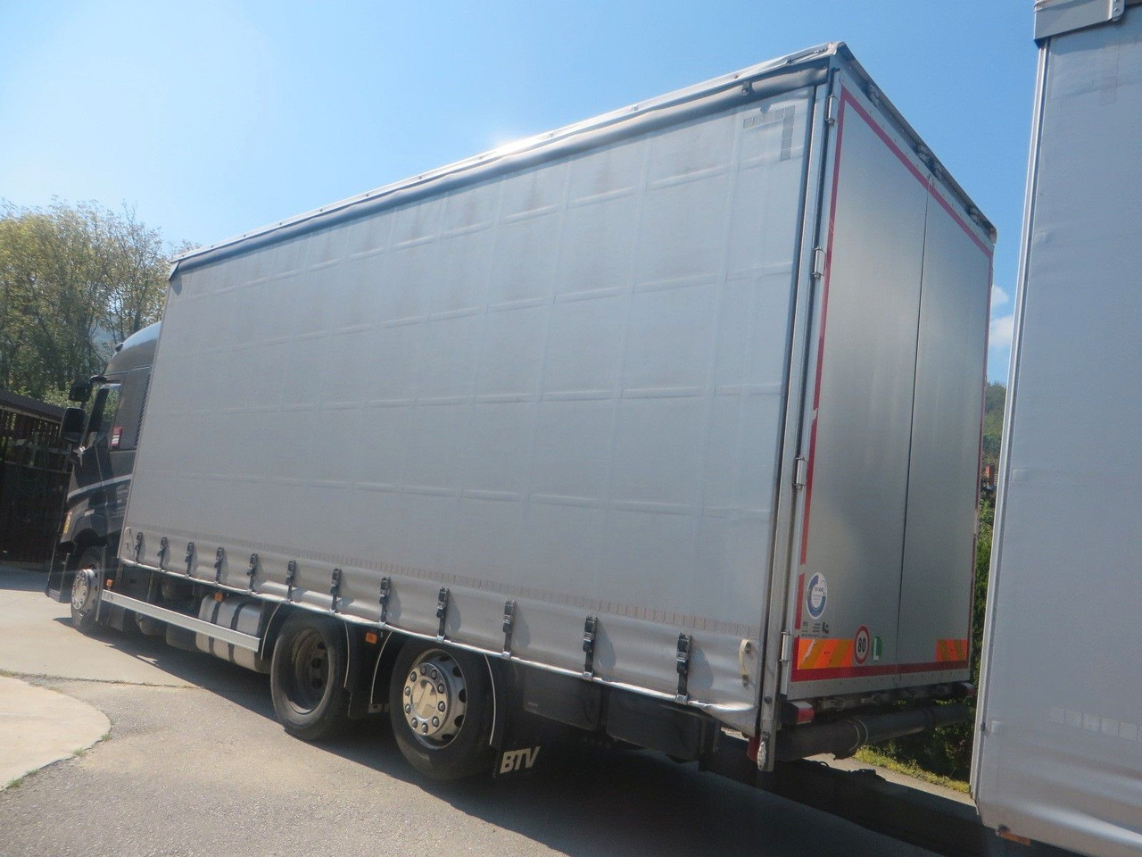 Renault T480 SC 6x2 tandem jumbo 116m3 - Caminhão com lona: foto 5 Renault T480 SC 6x2 tandem jumbo 116m3 - Caminhão com lona: foto 5