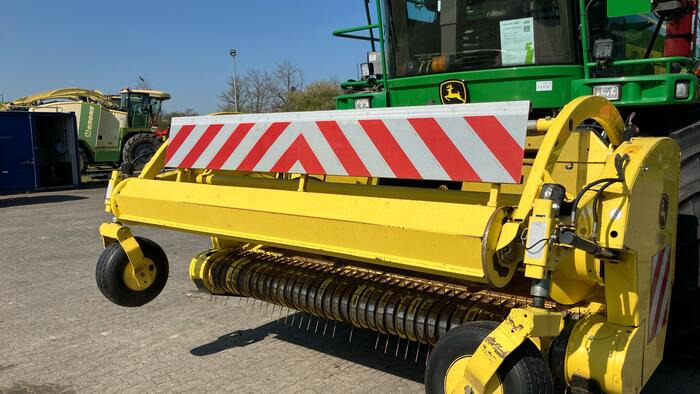 Picadora de forragem automotriz John Deere 7550: foto 11