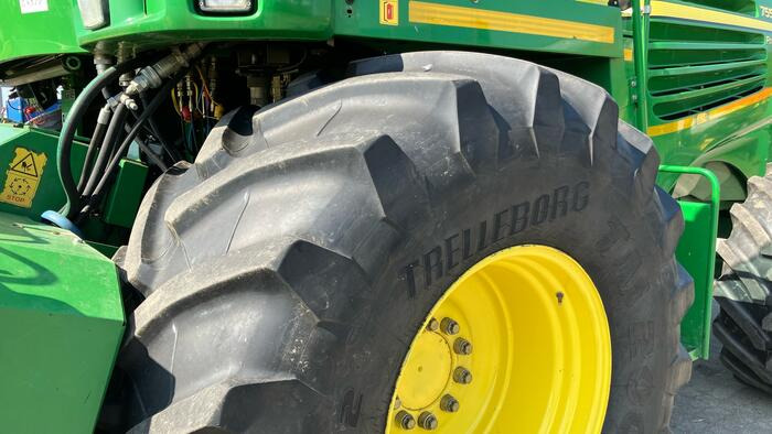 Picadora de forragem automotriz John Deere 7550: foto 9