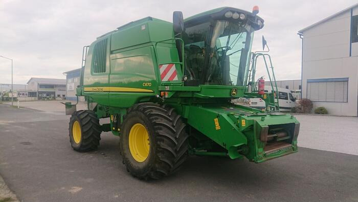 John Deere C 670 - Ceifeira debulhadora: foto 1 John Deere C 670 - Ceifeira debulhadora: foto 1