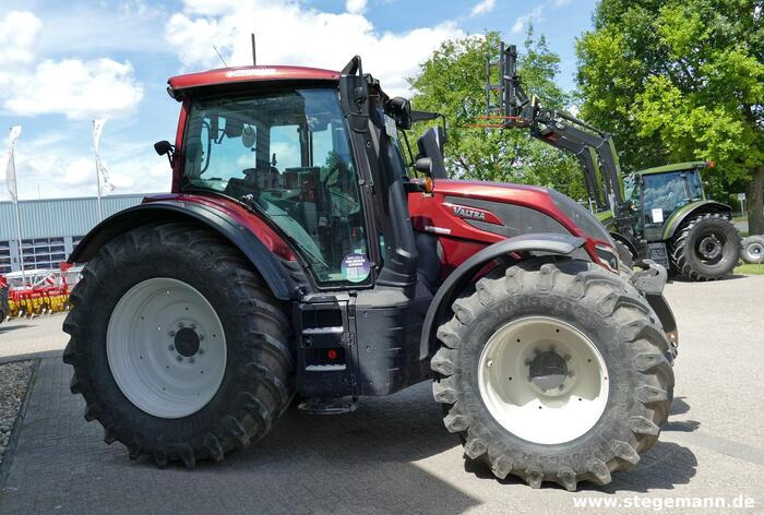 Valtra N155 - Trator: foto 2 Valtra N155 - Trator: foto 2