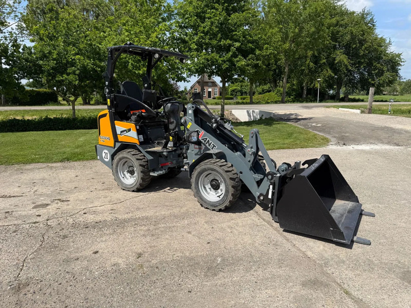 Giant Giant 2200 X-tra HD NIEUWE SHOVEL Mini shovel - Mini carregadeira de esteiras: foto 2 Giant Giant 2200 X-tra HD NIEUWE SHOVEL Mini shovel - Mini carregadeira de esteiras: foto 2