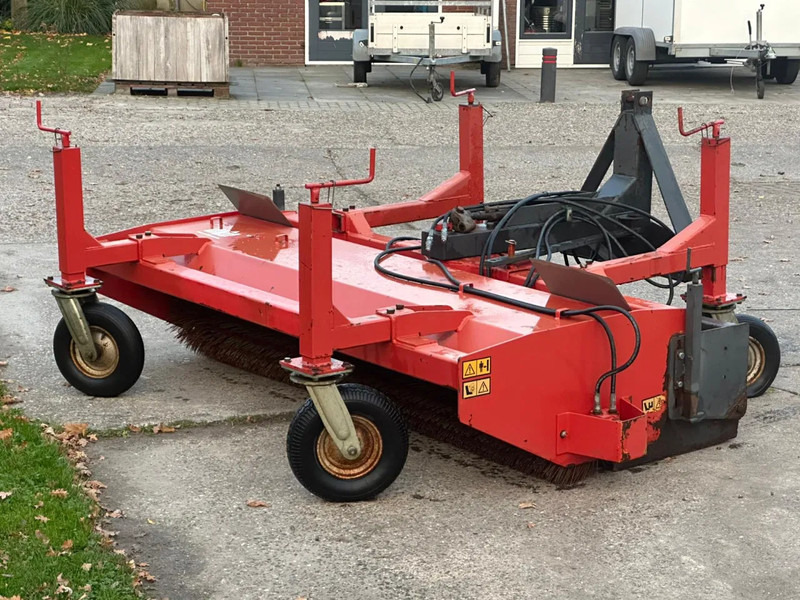 Hekamp Veegmachine met opvangbak Hydraulisch borstel - Trator: foto 3 Hekamp Veegmachine met opvangbak Hydraulisch borstel - Trator: foto 3