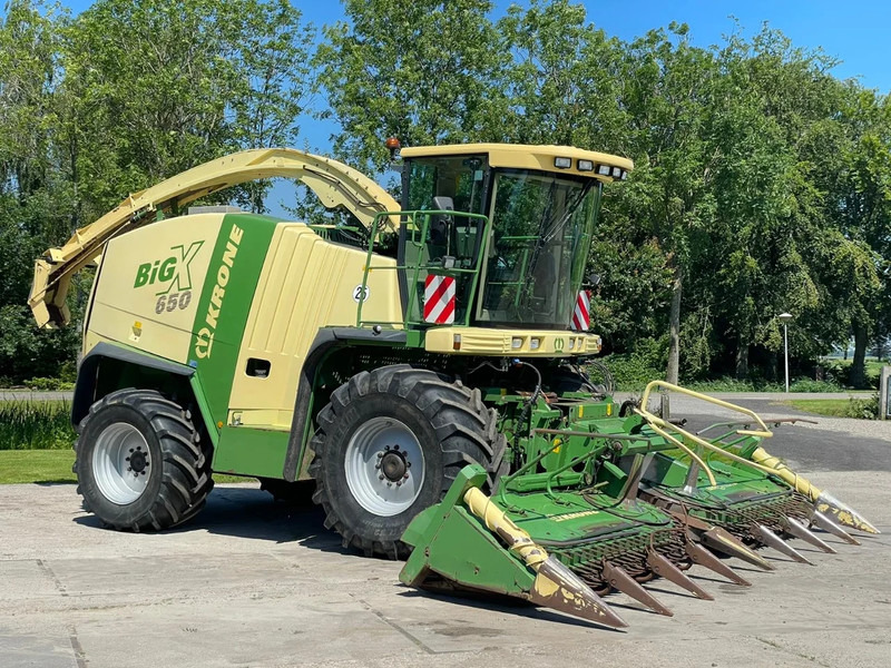 Krone Big X 650 V8 Hakselaar Claas John deere New holland - Picadora de forragem automotriz: foto 1 Krone Big X 650 V8 Hakselaar Claas John deere New holland - Picadora de forragem automotriz: foto 1
