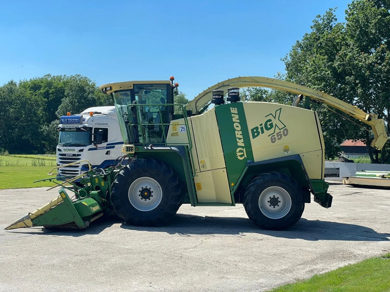 Krone Big X 650 V8 Hakselaar Claas John deere New holland - Picadora de forragem automotriz: foto 5 Krone Big X 650 V8 Hakselaar Claas John deere New holland - Picadora de forragem automotriz: foto 5