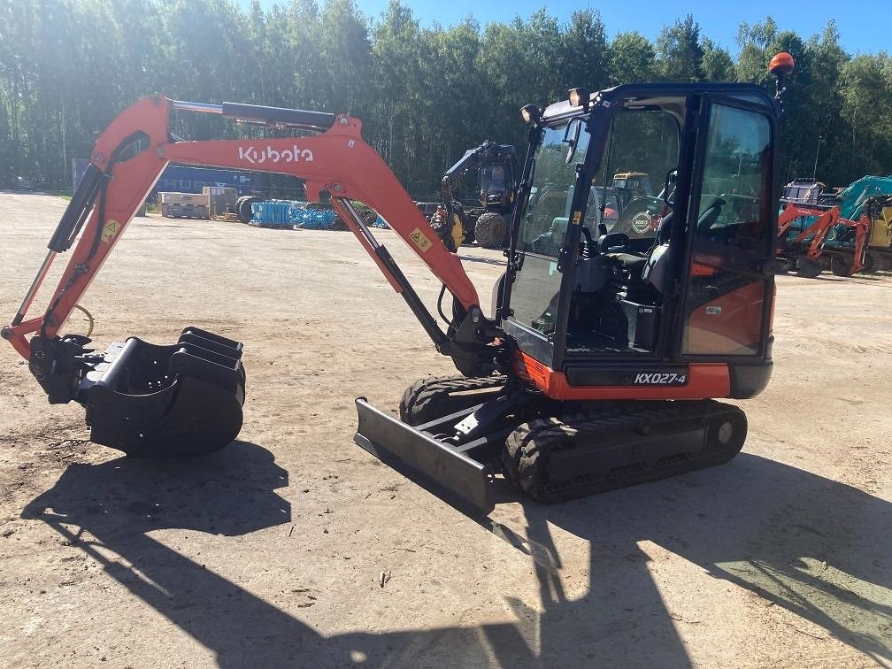Kubota KX027-4 - Mini escavadeira: foto 2 Kubota KX027-4 - Mini escavadeira: foto 2